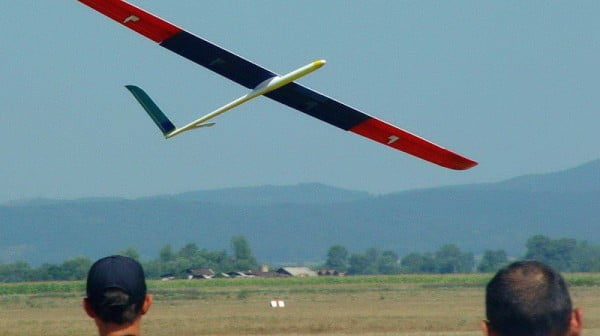 Fun tu Fly 2015 la Râpa Roșie – Îndemânare şi pasiune pentru aeromodelism