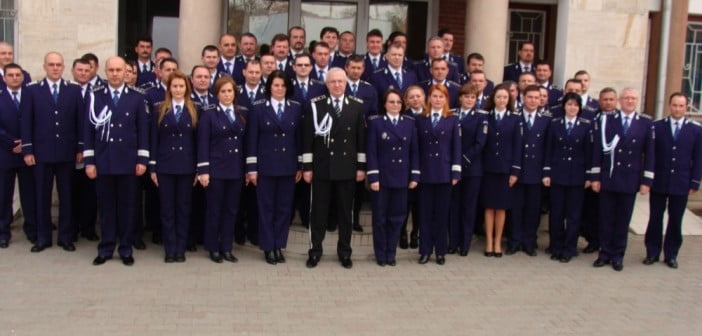 ŞI TU POŢI DEVENI POLIŢIST