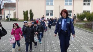 politisti-scoala-elevi