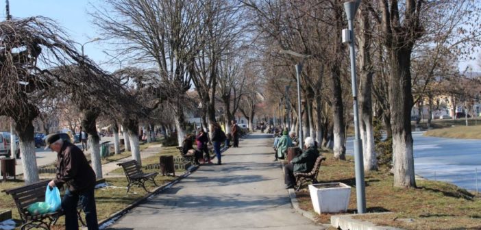 Vremea se menține caldă în weekend. Ploi săptămâna viitoare și temperaturi mai scăzute