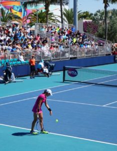 Corespondență Specială : FOTO- Victorie pentru românce în turul al doilea la Miami Open