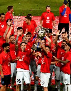 FCSB a câștigat Cupa României. „Roș -albaștrii” au ridicat trofeul din nou, după o pauză de 5 ani