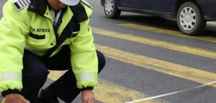 Accident grav în Oarda : Un tânăr lovit de o mașină după ce a traversat neregulamentar strada