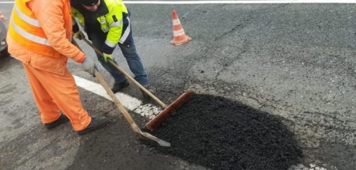 Sindicatul drumarilor : Nu putem repara drumurile în ritmul în care le distrug unii transportatori