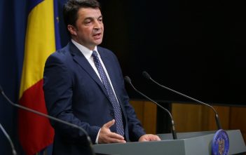 Daniel Breaz, fost ministru al Culturii în Guvernul PSD a ales tabăra liberală. Cum vede rectorul Universităţii ”1 Decembrie 1918” relansarea în politică