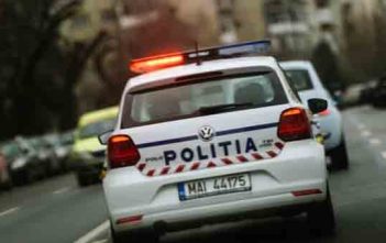 Șofer din Cricău, reținut după ce a fost prins conducând un autoturism radiat din circulație