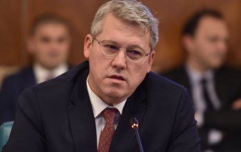 Cătălin Predoiu : Discuţiile despre rotativa guvernamentală sunt premature. Până atunci fiecare trebuie să îşi vadă de lucru la nivel politic, administrativ şi în ministere.