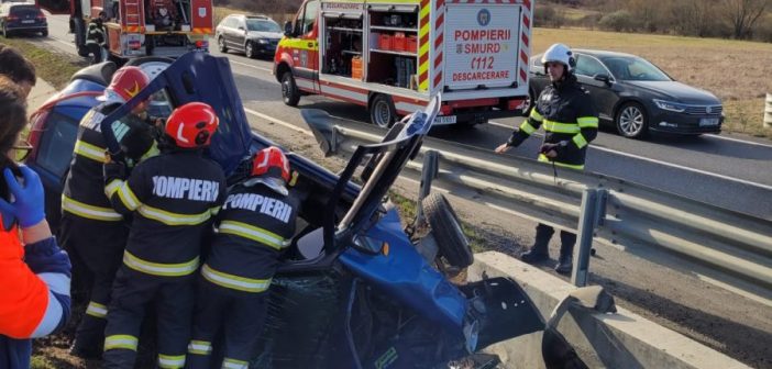 Accident grav pe DN 76, în Bihor : femeie în stare de inconștiență, descarcerată și resuscitată de echipele de salvare