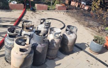 Incendiu la Alba Iulia: o femeie rănită și pericol de explozie evitat de pompieri