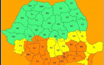 Ploi torențiale, vânt puternic și ninsori abundente la munte. ANM a emis mai multe avertizări Cod Portocaliu