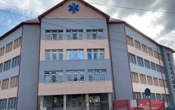 Nemulțumire față de atitudinea unei doctorițe de la Spitalul Municipal Brad: „Comportament neadecvat și limbaj nepotrivit”